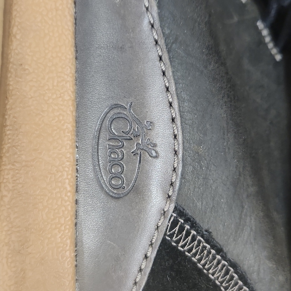 Chaco Black and Gray Chukka Boots with Leather Finish - Picture 3 of 6